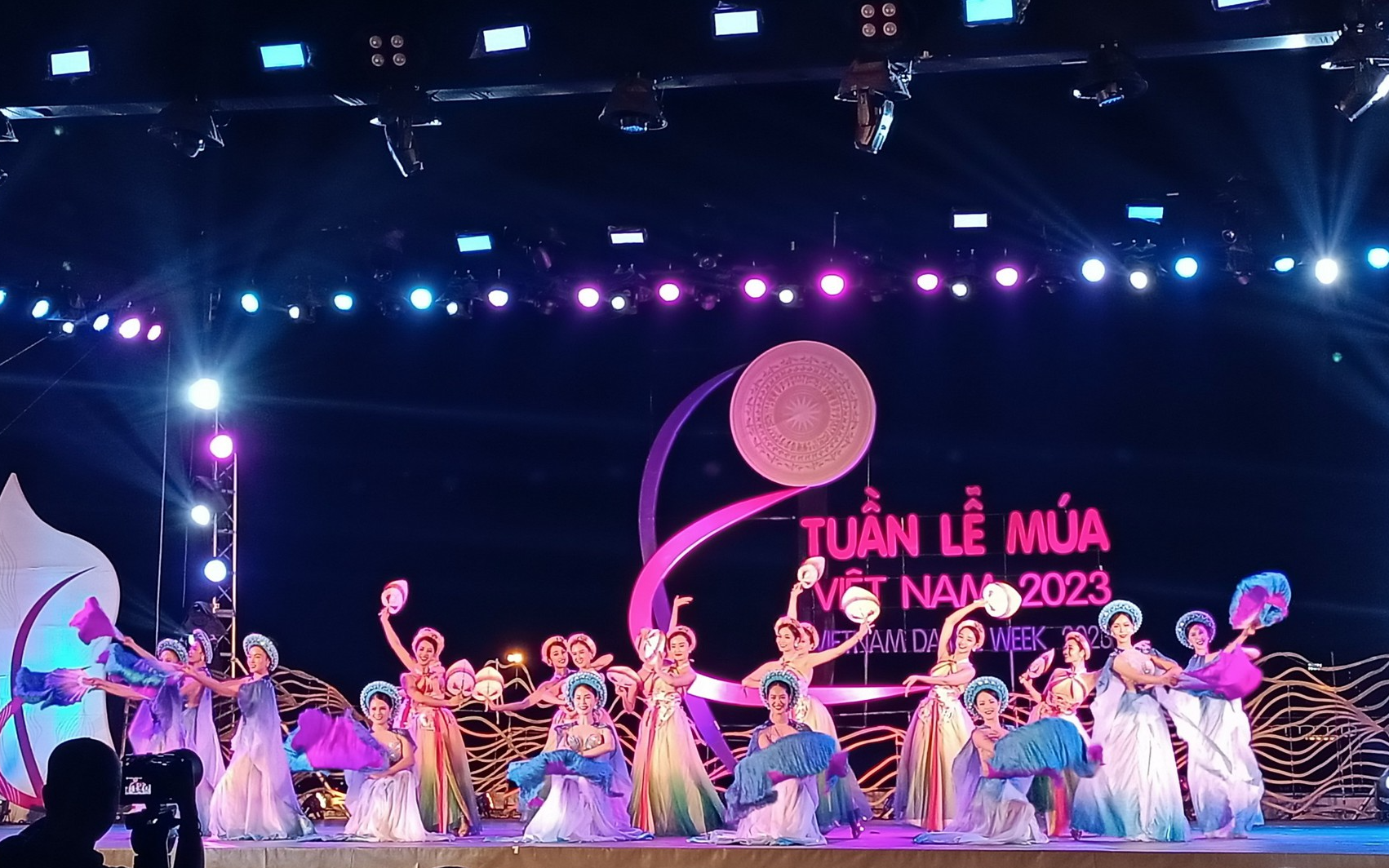Vũ điệu nào ra mắt trong Tuần lễ Múa Việt Nam 2023 khiến ai xem cũng phải phát cuồng?