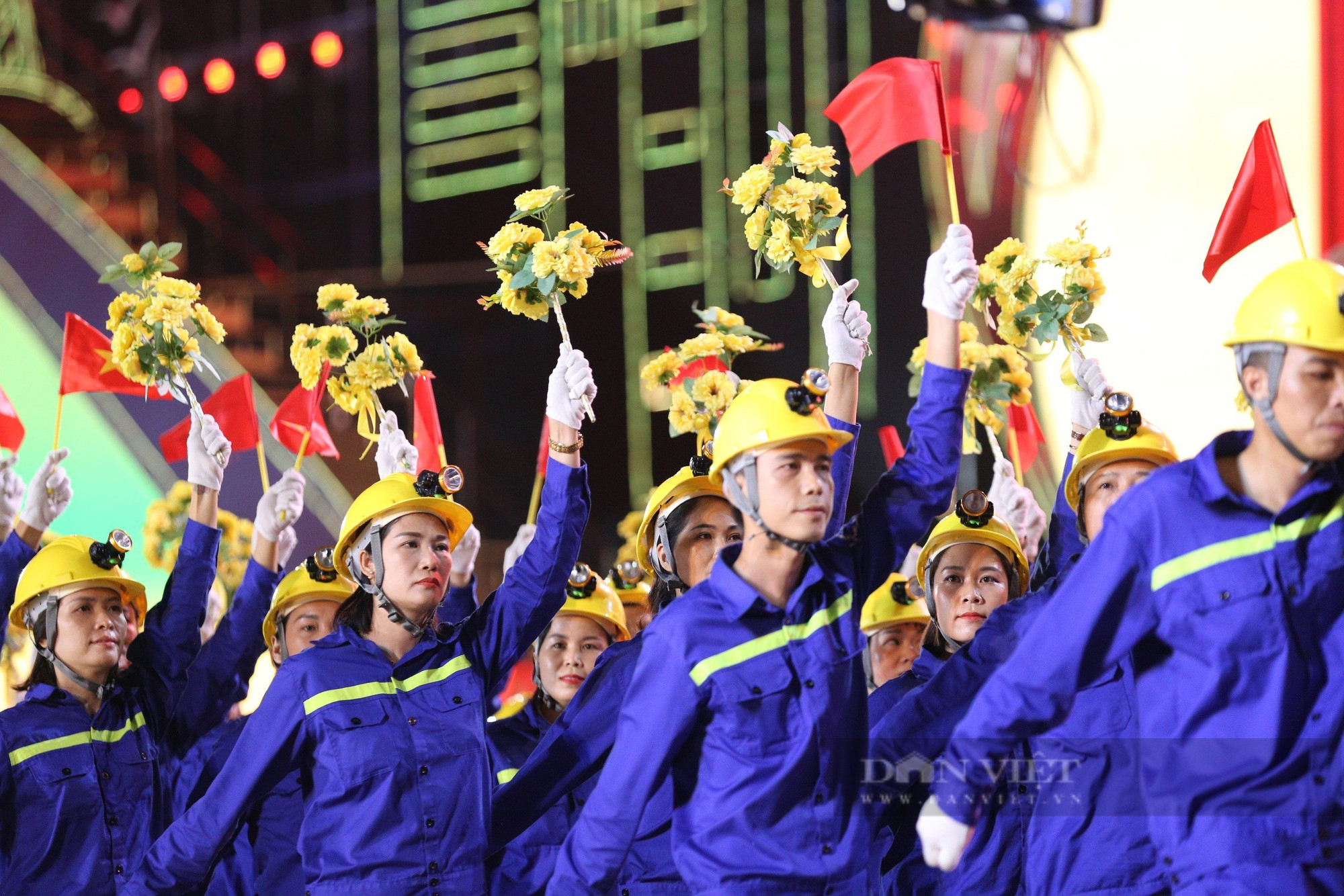 Mãn nhãn với màn trống hội lớn nhất Việt Nam trong lễ kỷ niệm 60 năm Ngày thành lập tỉnh Quảng Ninh - Ảnh 6.
