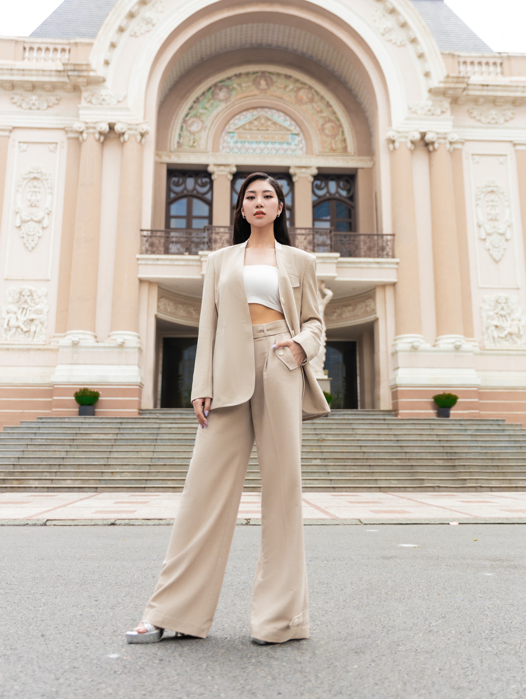 Hoa hậu Lan Anh xinh đẹp, lôi cuốn trước thềm thi Miss Earth 2023, hiếm hoi tiết lộ về mẹ ruột - Ảnh 12.