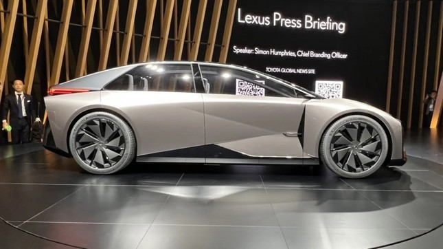Xe điện Lexus có nội thất làm từ cây tre - Ảnh 1.