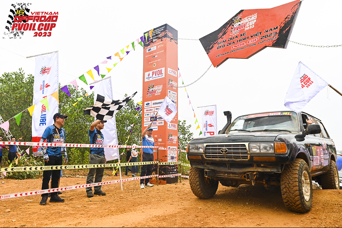 Giải đua xe ô tô địa hình VOC 2023 lớn nhất Việt Nam khởi tranh - Ảnh 1.