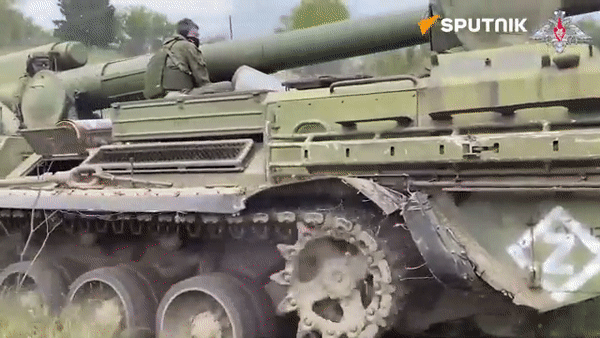 Cận cảnh lính Nga tác chiến với pháo tự hành có thể bắn đạn hạt nhân - Ảnh 17.