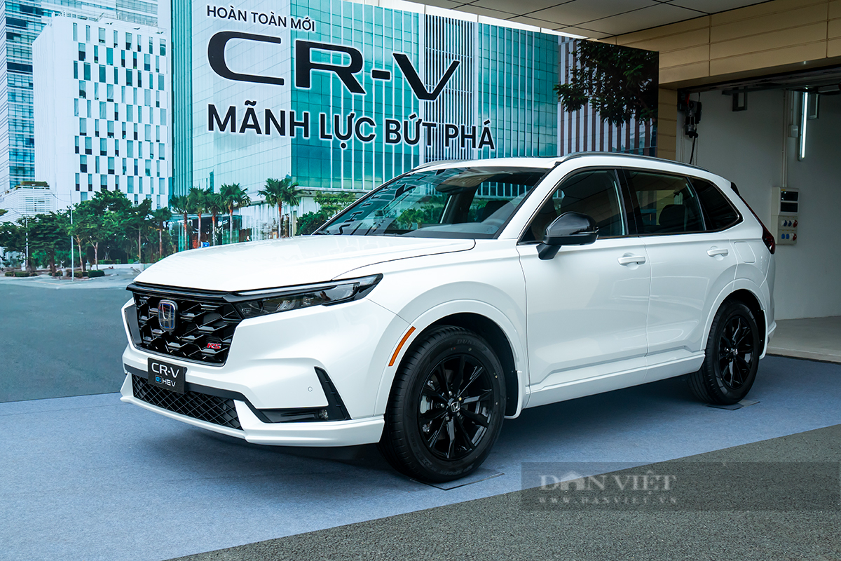 Xe mới xả kho, Honda CR-V cũ 2023 liên tục hạ giá không "phanh"- Ảnh 1.