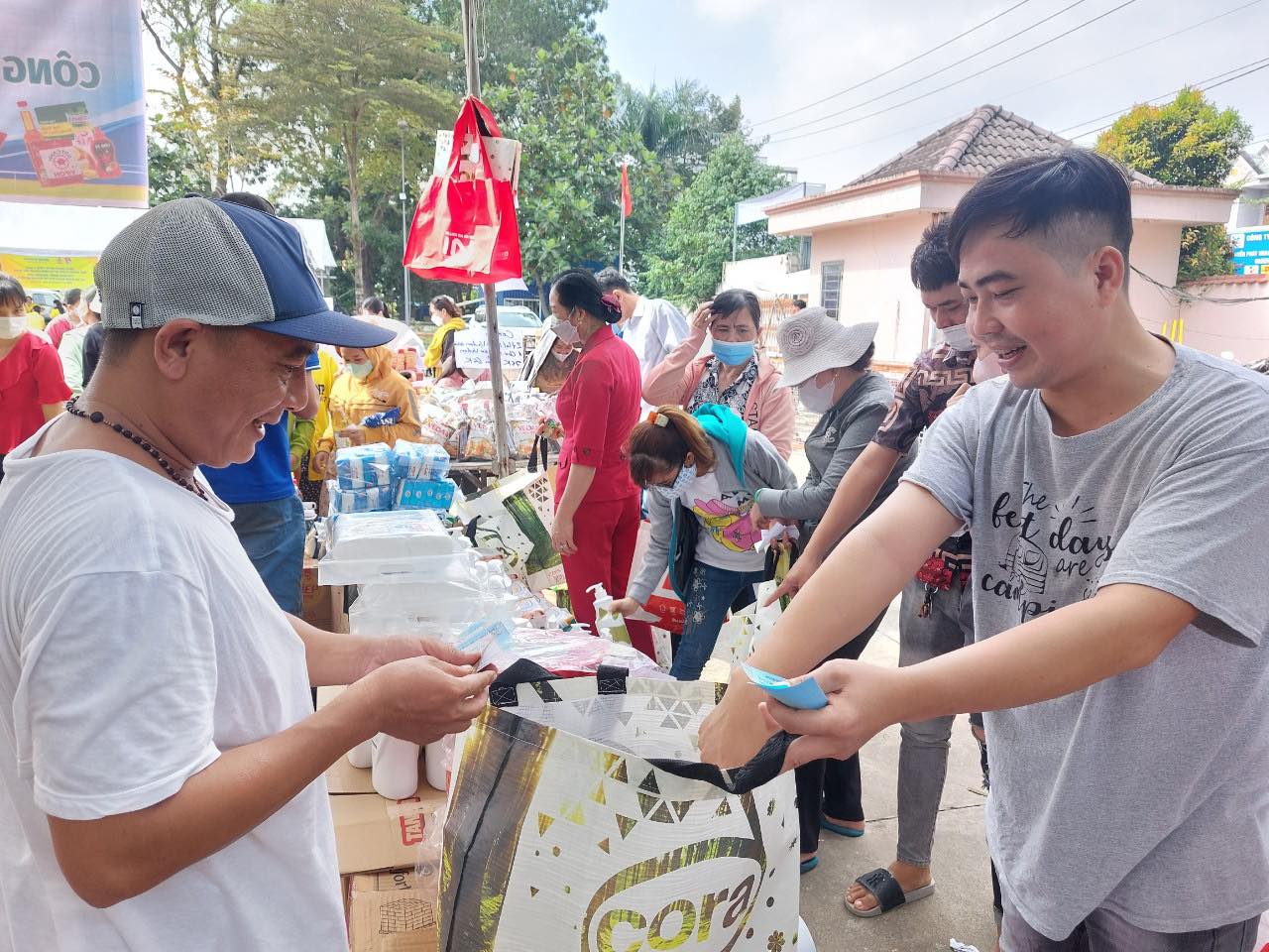 Nhiều chương trình ý nghĩa trong ngày hội đồng hành cùng thanh niên - Ảnh 3.