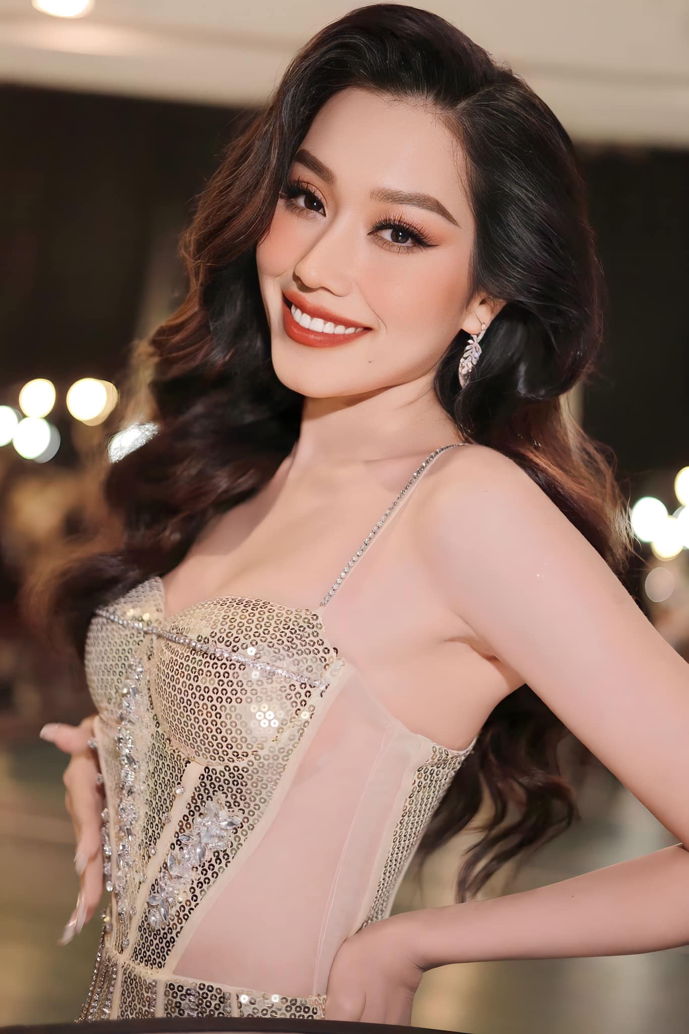 Thí sinh nhỏ tuổi nhất Hoa hậu Hoàn vũ Việt Nam 2023 hé lộ tuổi thơ cơ cực, từ nhỏ không sống chung với cha - Ảnh 4.