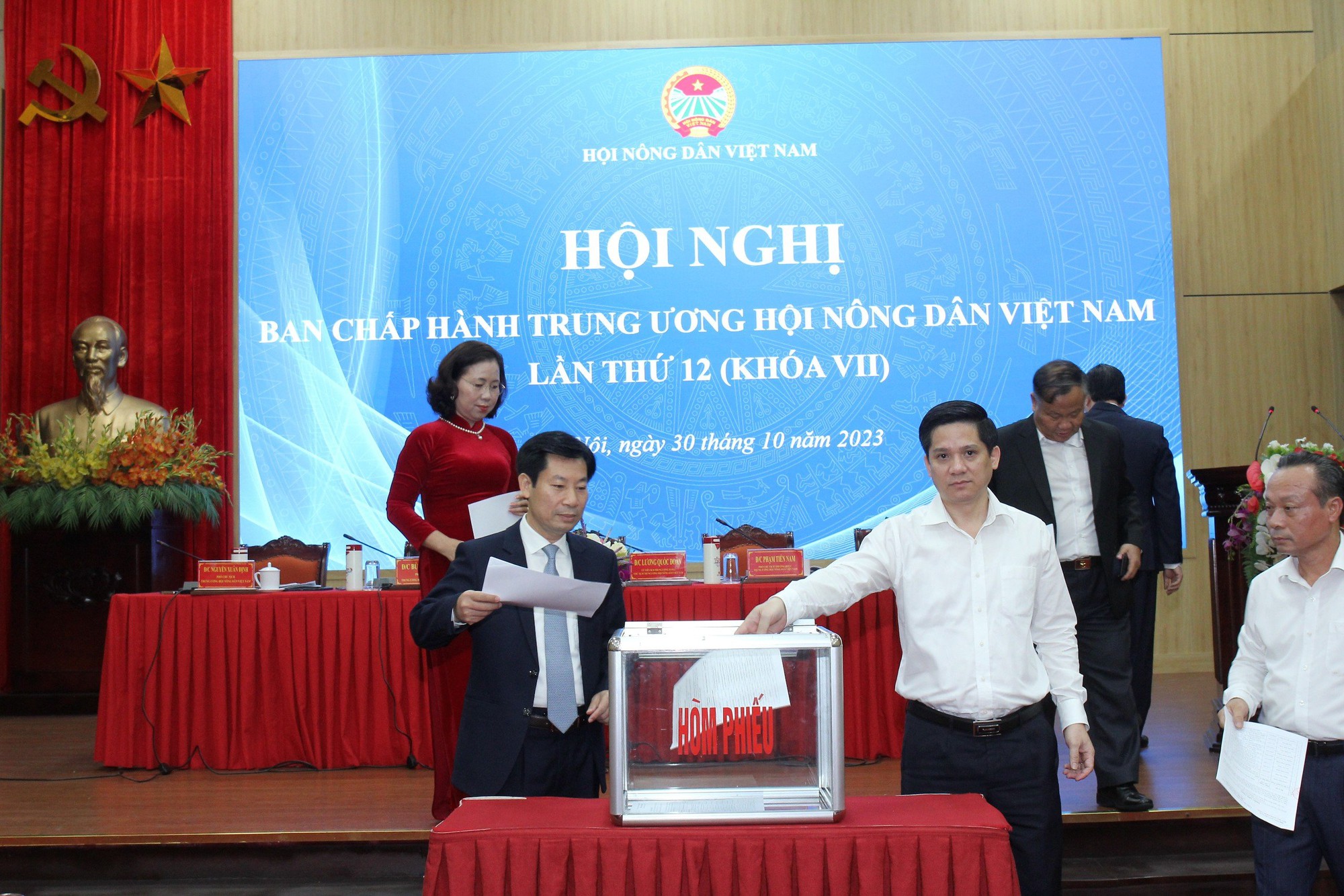 Bế mạc Hội nghị lần thứ 12 Ban Chấp hành Trung ương Hội Nông dân Việt Nam - Ảnh 1.