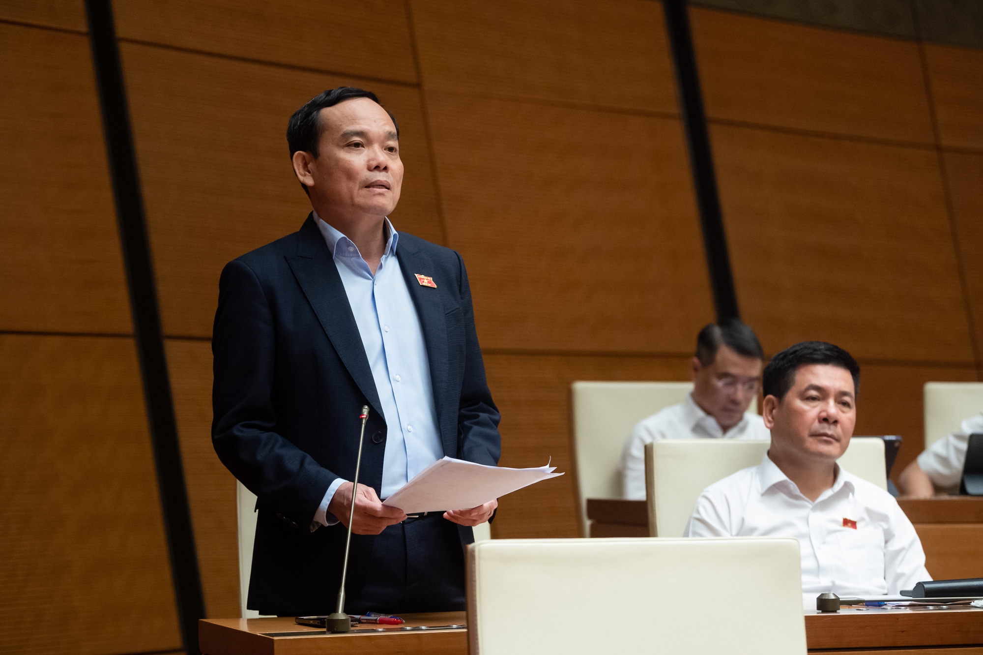 Phó Thủ tướng Trần Lưu Quang: Chúng ta mới đang nghĩ cách tiêu tiền mà chưa chú trọng chất lượng đầu tư - Ảnh 1.