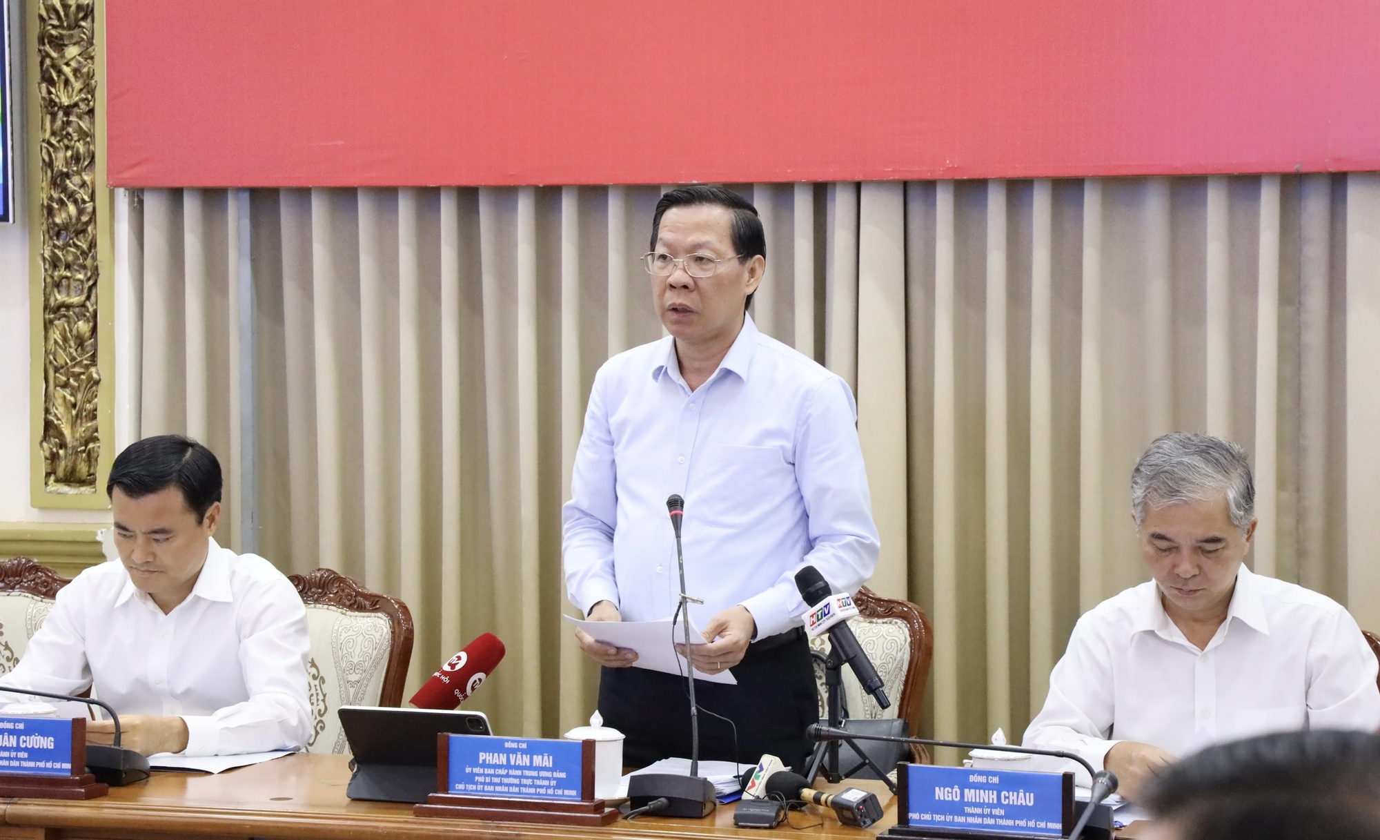 Chủ tịch TP.HCM Phan Văn Mãi: Không phê bình, xử lý kỷ luật đơn vị không thực hiện giải ngân đầu tư công - Ảnh 1.