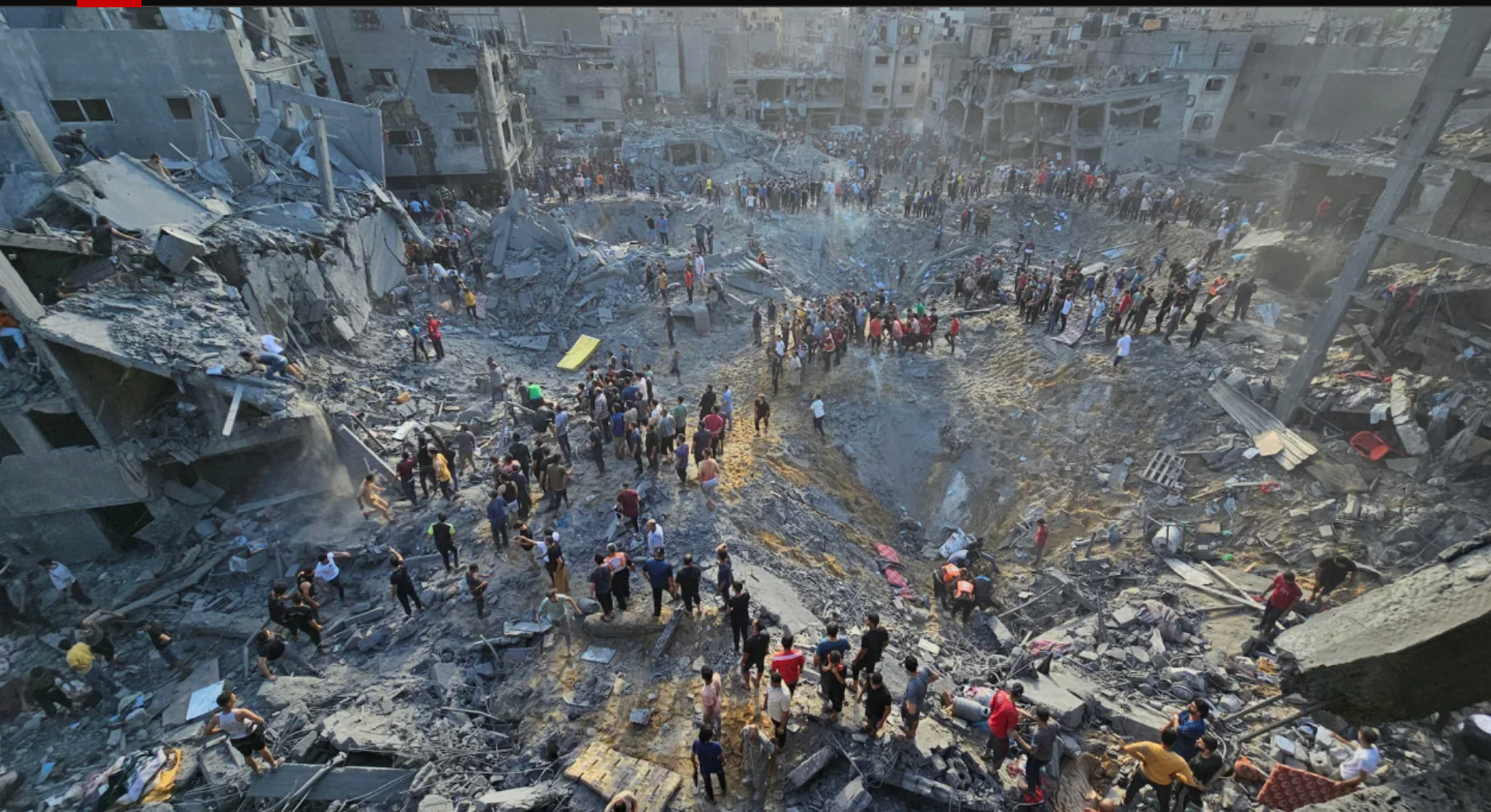 Israel không kích trại tị nạn ở Gaza, hàng chục người chết - Ảnh 1.