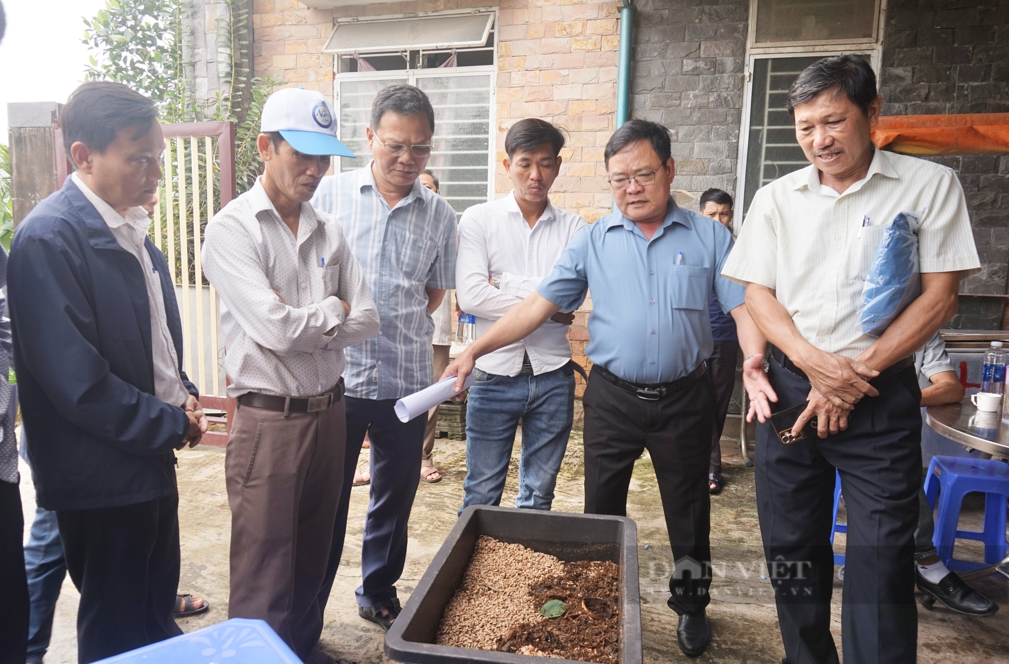Cán bộ, hội viên nông dân Đà Nẵng tham quan các mô hình xử lý rác thải hữu cơ thân thiện môi trường - Ảnh 8.
