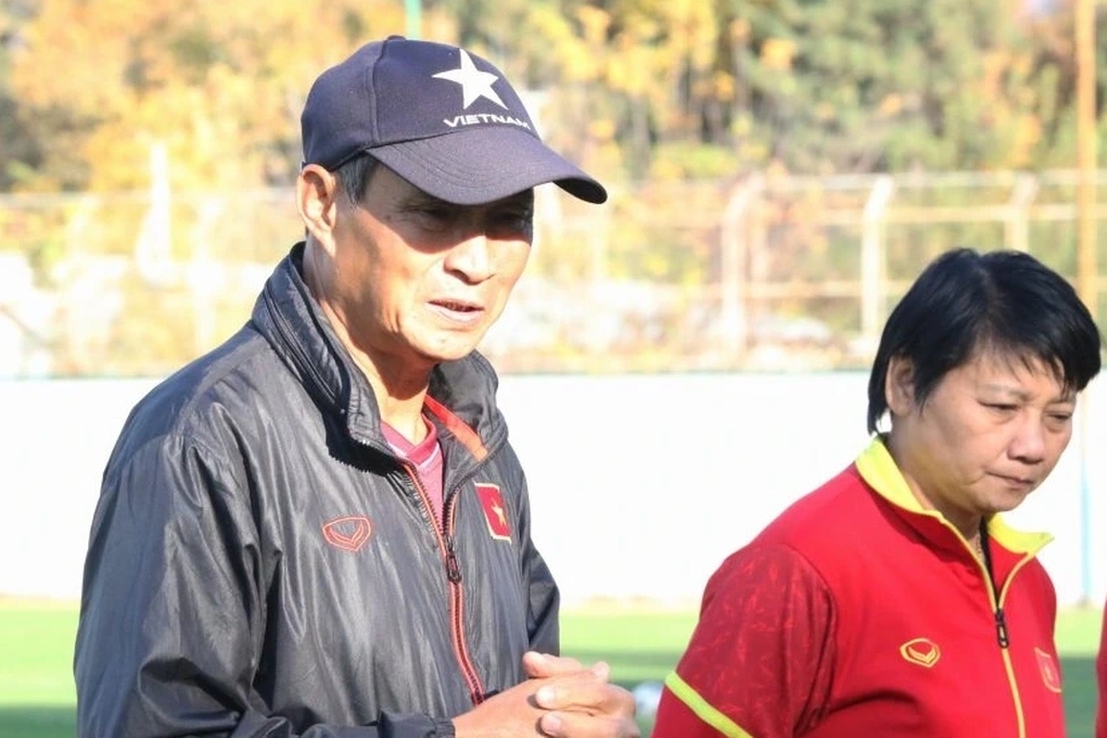 HLV Mai Đức Chung nói điều bất ngờ trước trận gặp Nhật Bản - Ảnh 1.