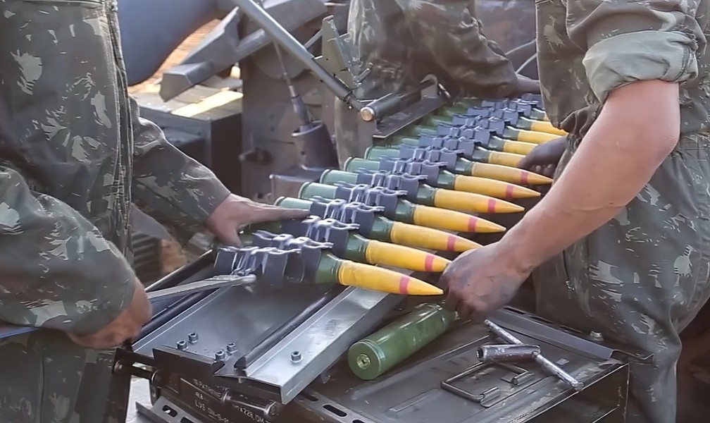 Binh sĩ Ukraine nói về ưu điểm vượt trội của pháo phòng không tự hành do Đức sản xuất - Ảnh 15.