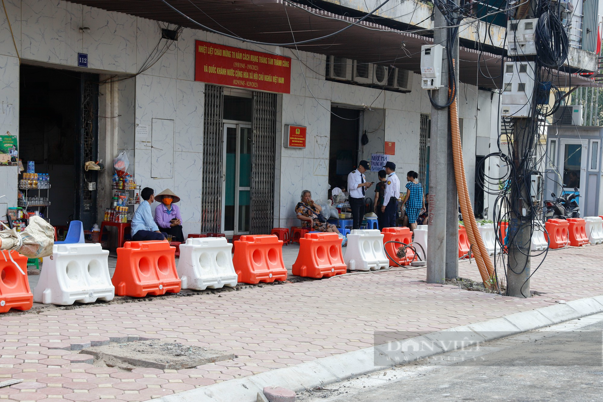 Ga ngầm S12 metro Nhổn - ga Hà Nội vẫn chưa hoàn trả mặt đường - Ảnh 6.