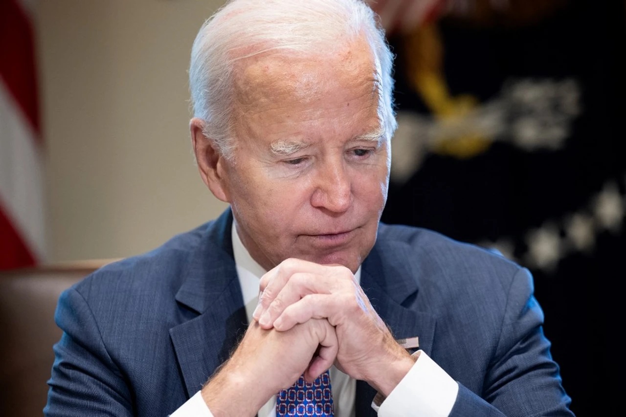 Ông Biden vội vã trấn an các đồng minh về Ukraine giữa lúc nền chính trị Mỹ ngày càng hỗn loạn - Ảnh 1.