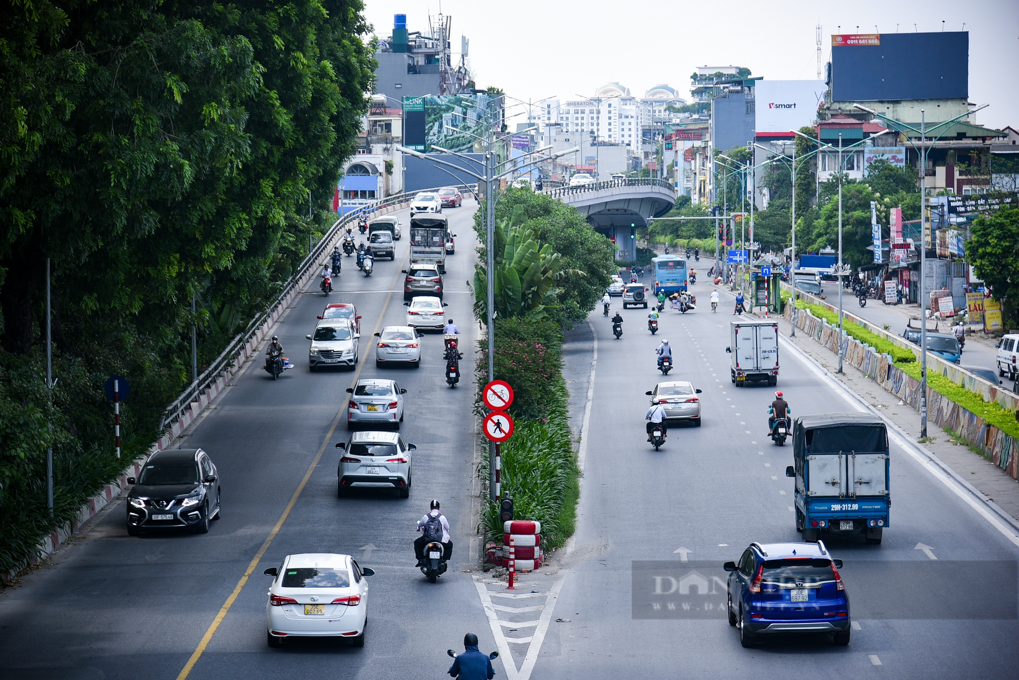 Điểm danh những cây cầu vượt thay đổi tình trạng giao thông nội đô Hà Nội - Ảnh 11.