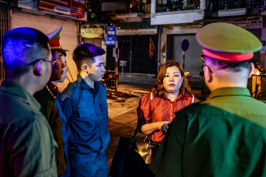 Tổ tuần tra đêm về phòng cháy, chữa cháy đầu tiên ở Hà Nội có gì đặc biệt? - Ảnh 2.
