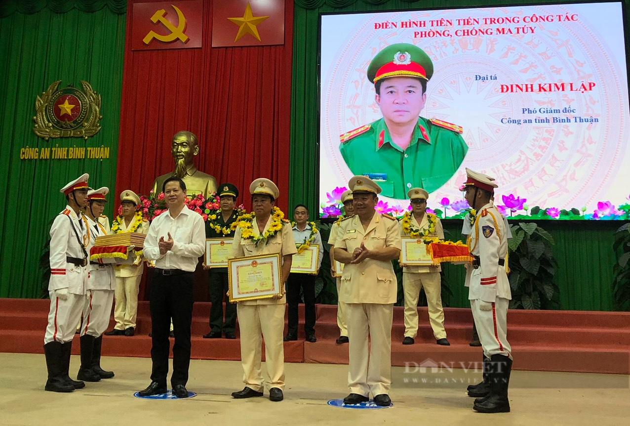 Bình Thuận: Khen thưởng nhiều gương điển hình trong công tác phòng chống ma túy - Ảnh 1.