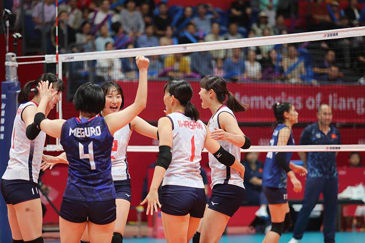 ĐT bóng chuyền nữ Việt Nam vs ĐT bóng chuyền nữ Nhật Bản - Ảnh 1.