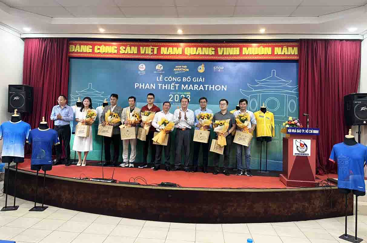 4.000 vận động viên tham gia chạy Hành trình xanh ven biển Phan Thiết - Ảnh 2.