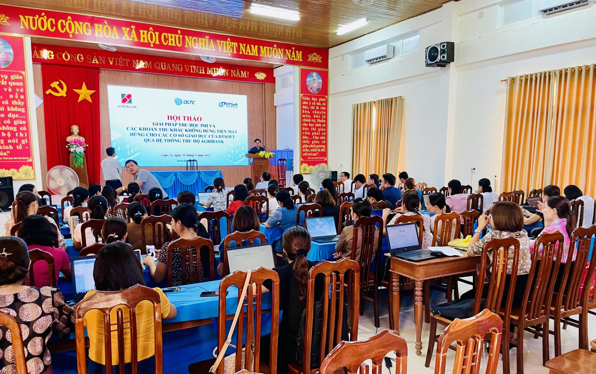 Agribank Quảng Trị triển khai dịch vụ thu hộ học phí cho các cơ sở giáo dục - Ảnh 1.