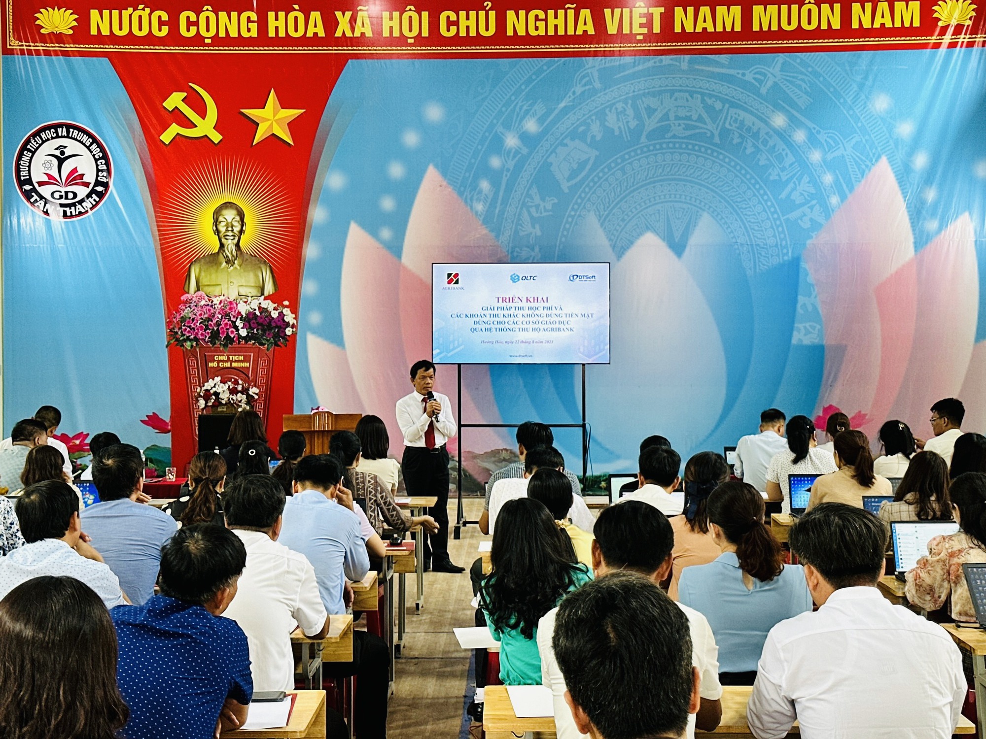 Agribank Quảng Trị triển khai dịch vụ thu hộ học phí cho các cơ sở giáo dục - Ảnh 4.