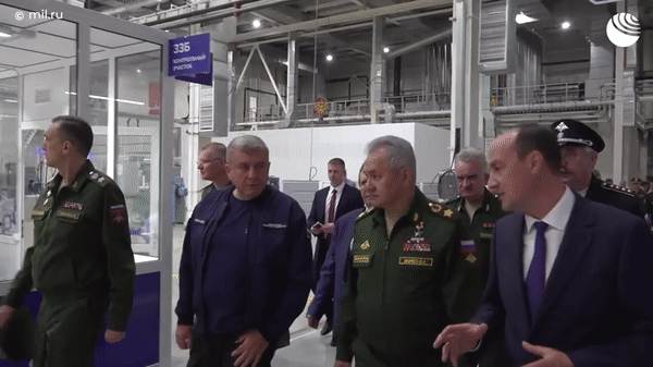 Ảnh Bộ trưởng Quốc phòng Nga thăm nơi sản xuất siêu tên lửa hạt nhân &quot;một quả có thể thổi bay cả quốc gia&quot; - Ảnh 10.