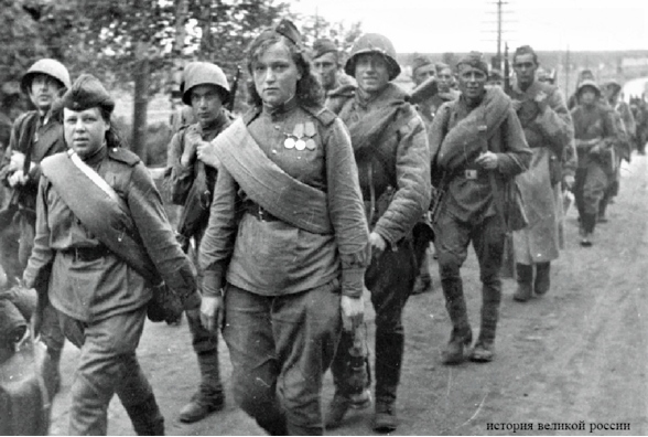 Những nỗi khổ “hữu danh, hữu hình” của các nữ quân nhân trong Chiến tranh Vệ quốc - Ảnh 2.