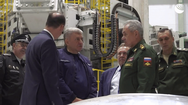 Ảnh Bộ trưởng Quốc phòng Nga thăm nơi sản xuất siêu tên lửa hạt nhân &quot;một quả có thể thổi bay cả quốc gia&quot; - Ảnh 9.