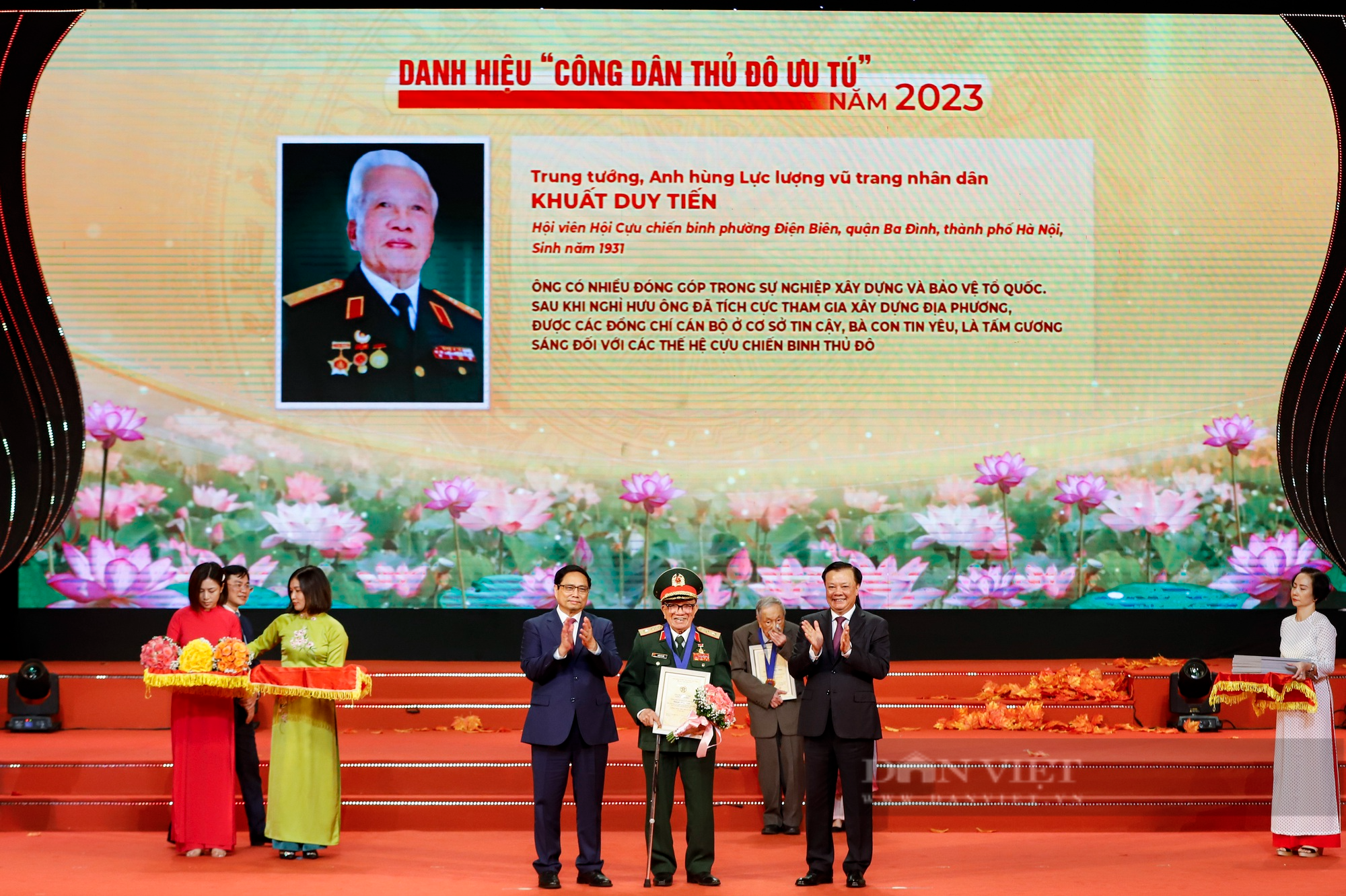Hình ảnh Thủ tướng Phạm Minh Chính dự Hội nghị vinh danh Công dân Thủ đô Ưu tú năm 2023 - Ảnh 6.