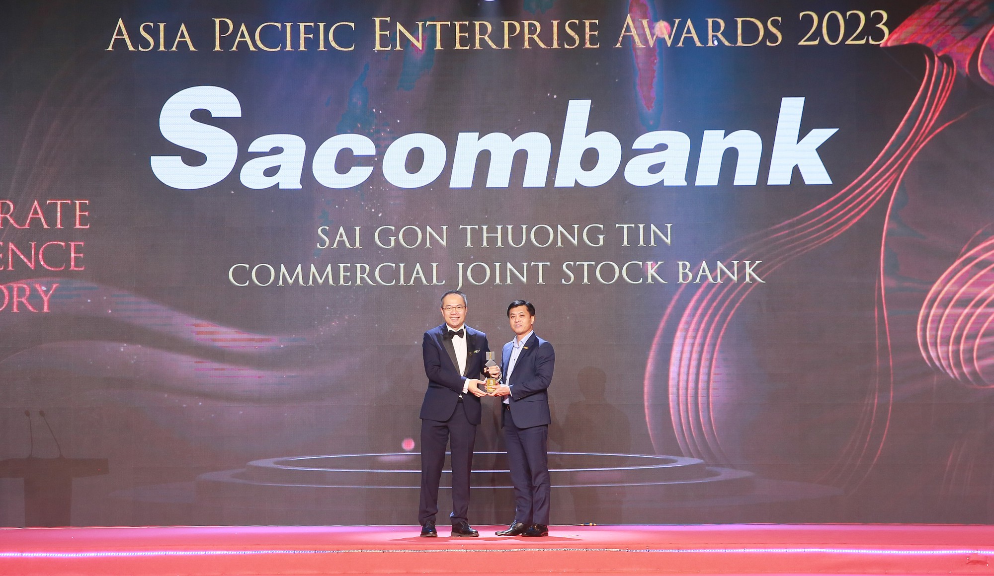 Sacombank được vinh danh doanh nghiệp xuất sắc và truyền cảm hứng năm 2023 - Ảnh 1.