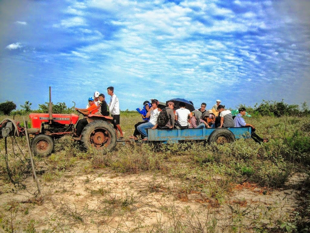 Bãi đá cổ hình thù kỳ dị ở Ninh Thuận, nhiều người đang đến xem, xa xưa là một làng cổ của người Chăm - Ảnh 2.