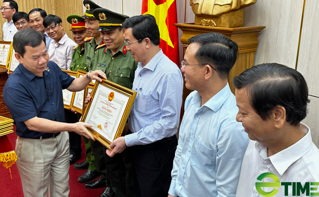 Cao tốc Bắc – Nam đoạn Quảng Ngãi – Hoài Nhơn:
4 công dân được Chủ tịch tỉnh tặng Bằng khen
 - Ảnh 3.