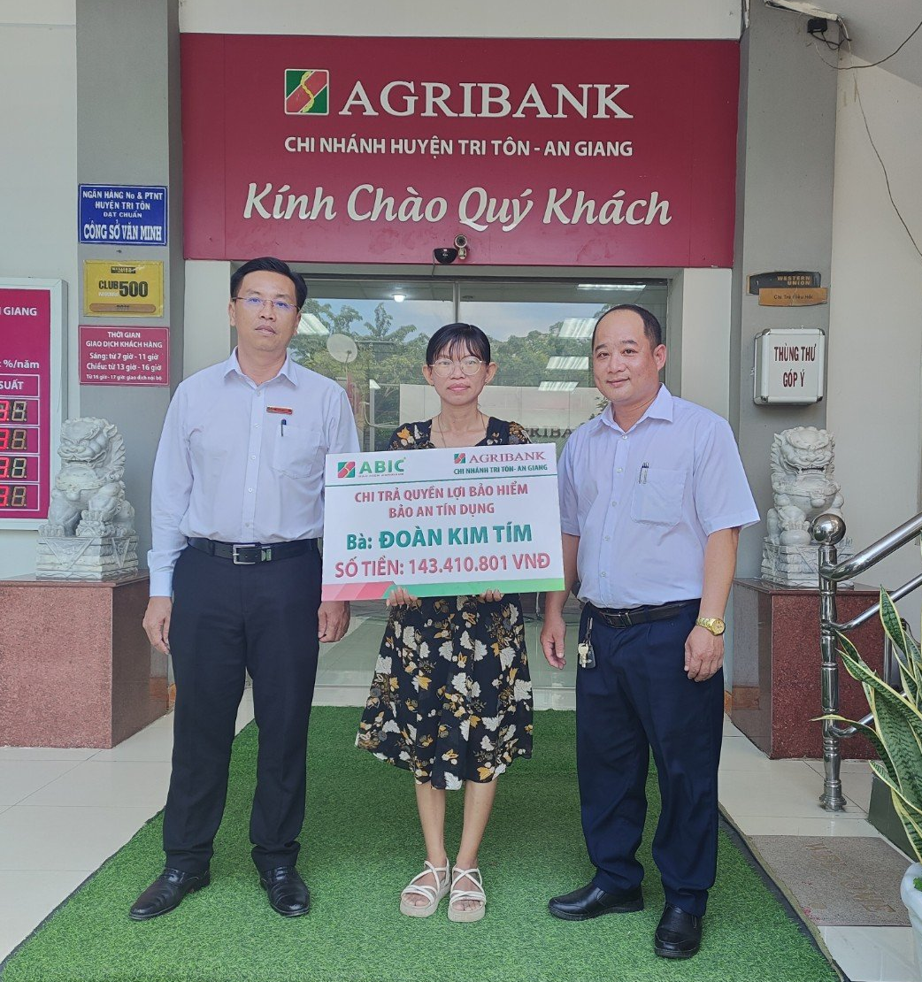 Bảo hiểm Agribank Kiên Giang chi trả hơn 350 triệu đồng cho gia đình các khách hàng tại An Giang - Ảnh 2.
