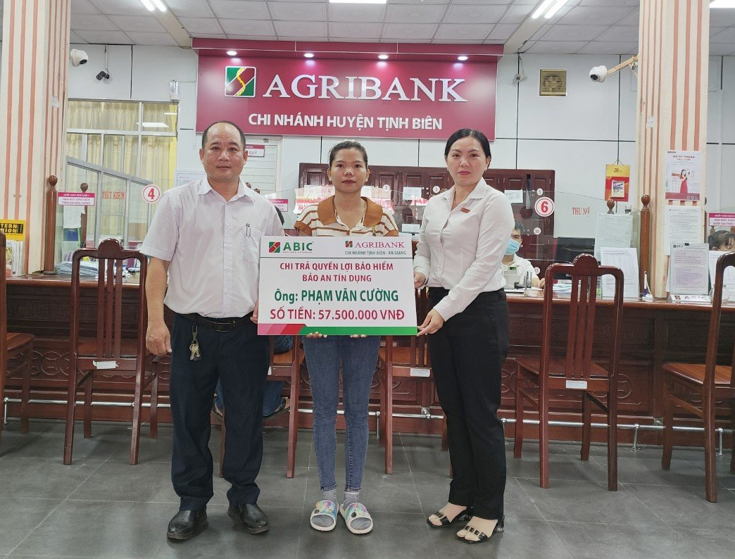 Bảo hiểm Agribank Kiên Giang chi trả hơn 350 triệu đồng cho gia đình các khách hàng tại An Giang - Ảnh 3.
