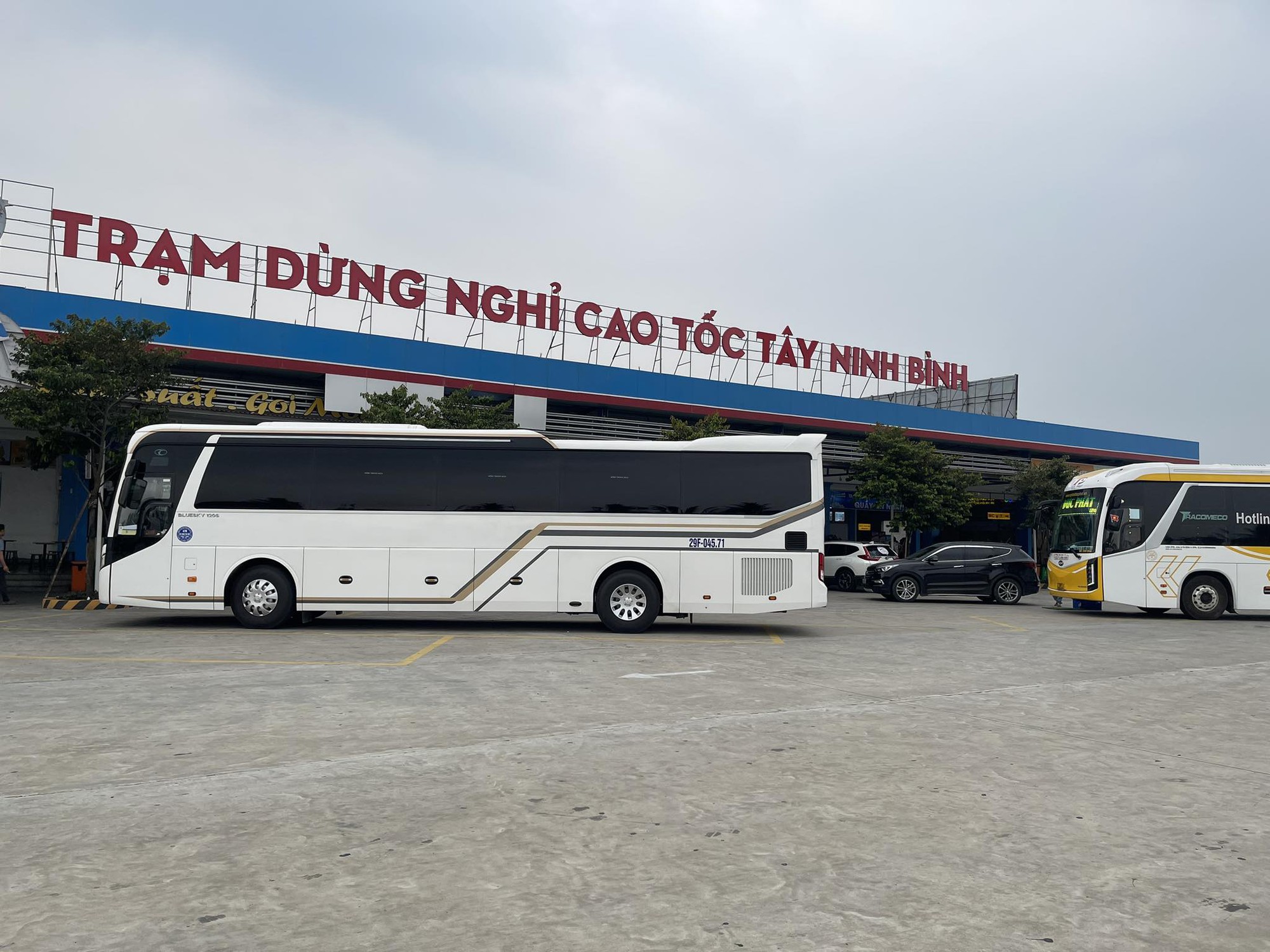 Mở thầu đầu tư 8 trạm dừng nghỉ trên cao tốc Bắc - Nam- Ảnh 1.