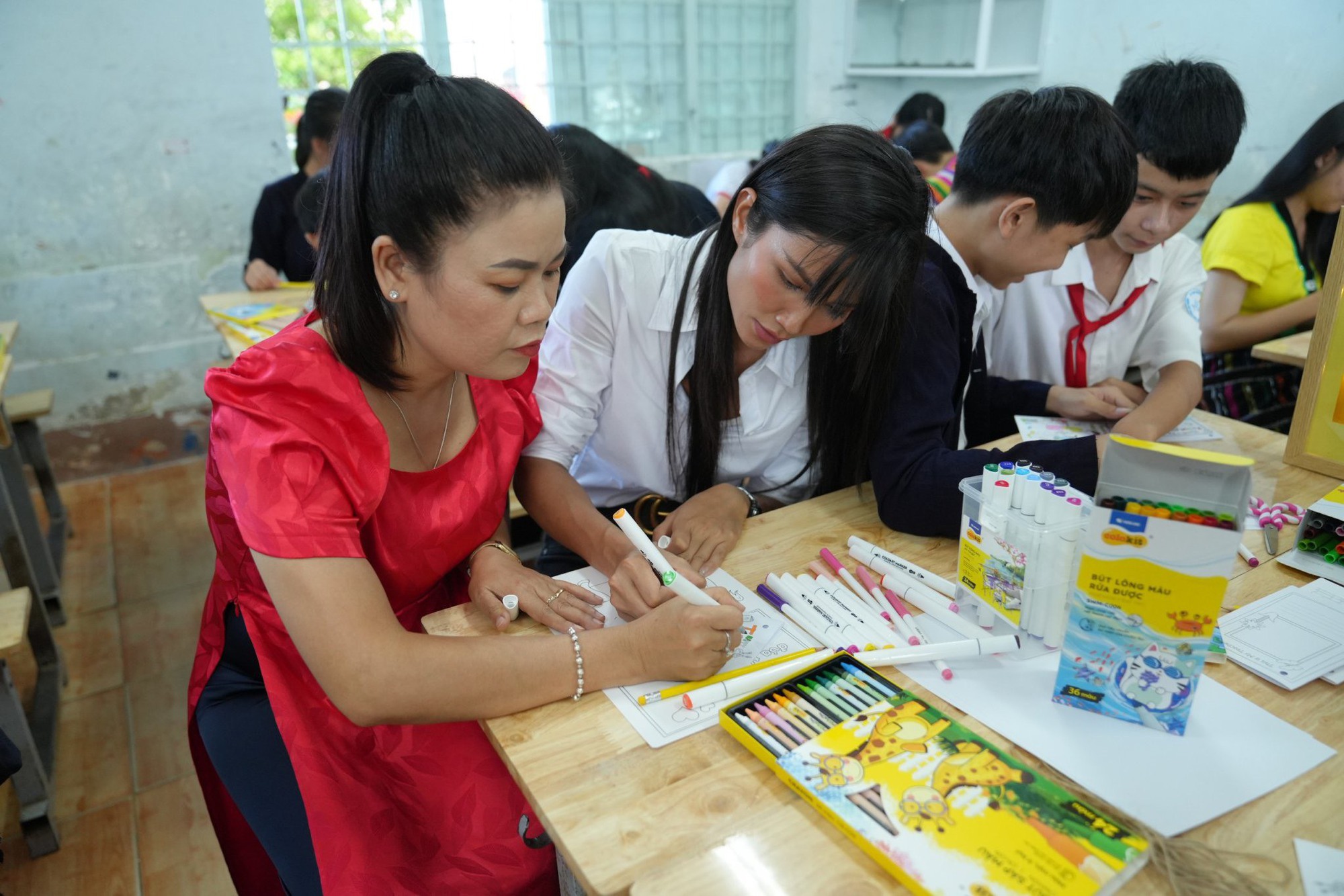 Hoa hậu H'Hen Niê lan tỏa hành trình dạy – học hạnh phúc cùng học sinh DTTS tại Đắk Lắk - Ảnh 4.