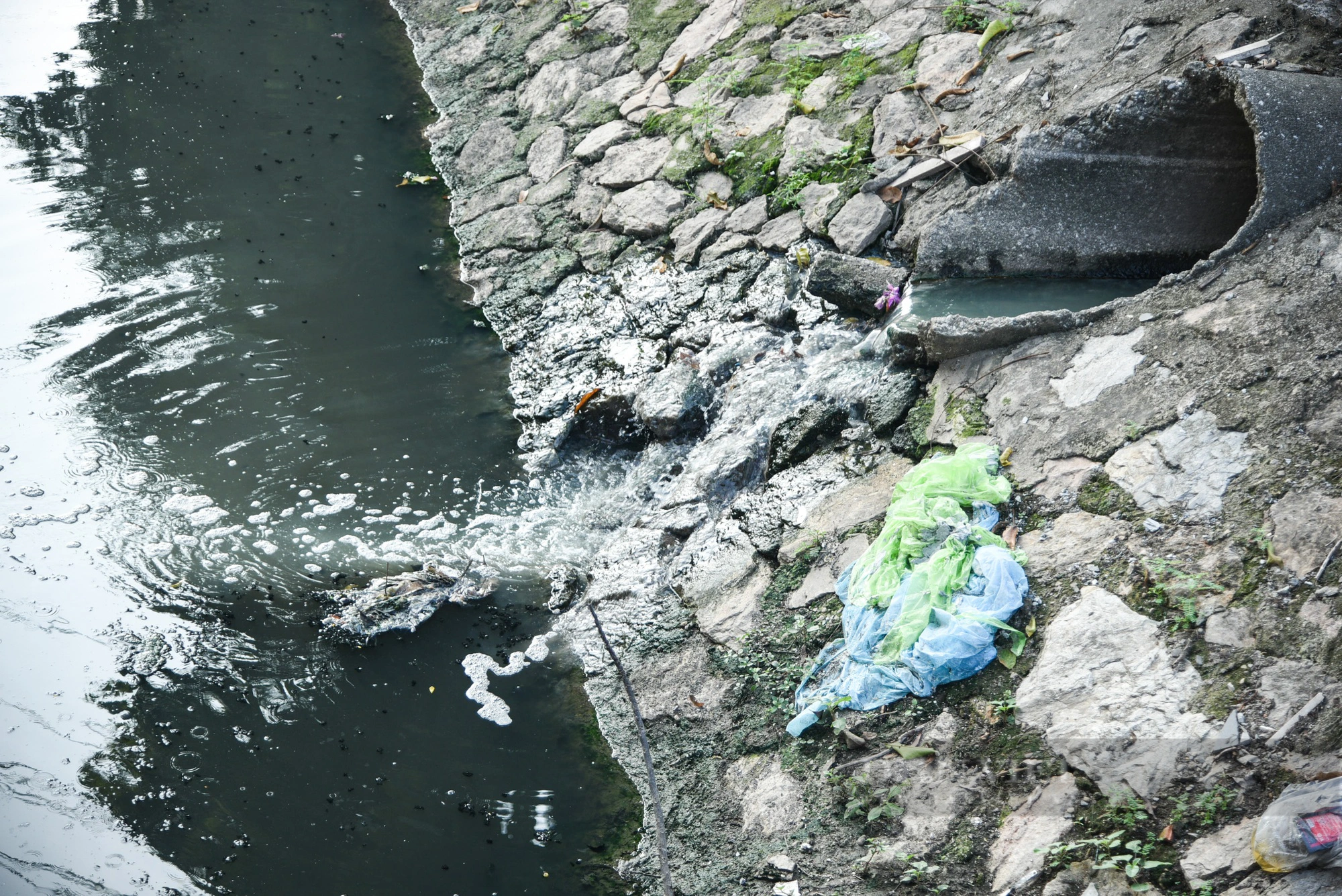 Dự án thu gom nước thải sinh hoạt trên sông Lừ sau 3 năm khởi công giờ như thế nào? - Ảnh 7.