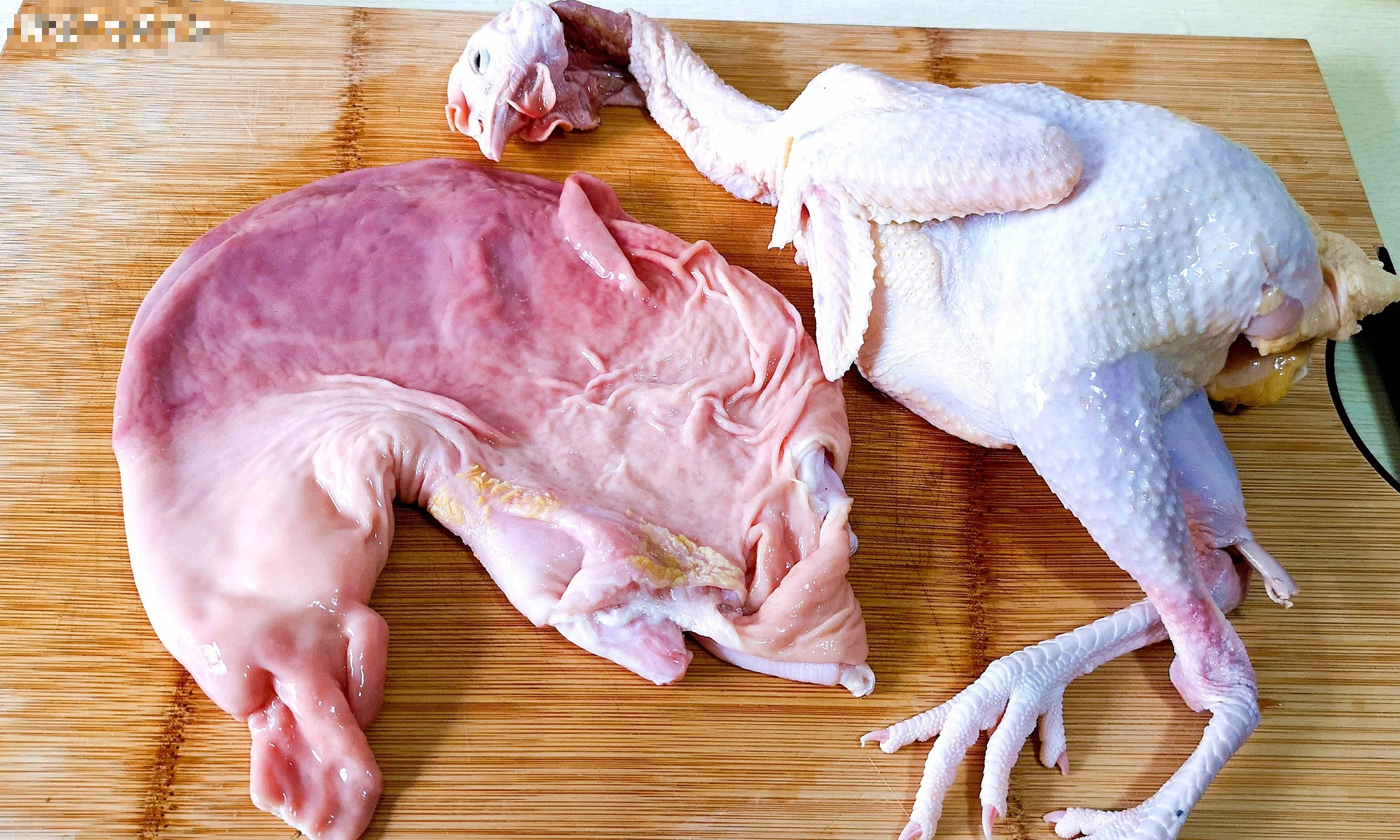 Bộ phận đắt nhất của con lợn, ăn vào mùa đông bổ dạ dày, dưỡng da, trẻ hóa, hầm gà cực ngon - Ảnh 4.