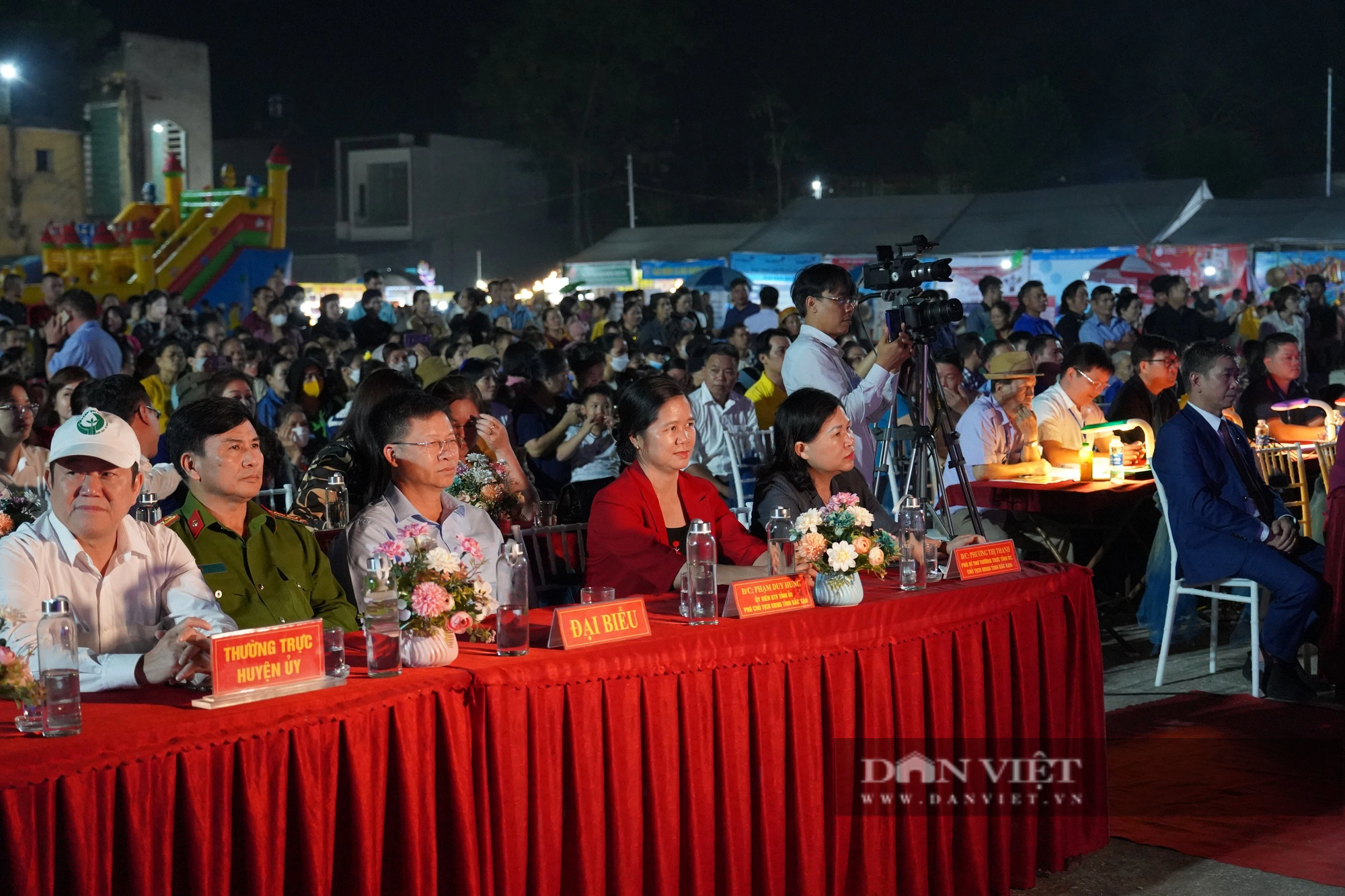 Bắc Kạn khai mạc Ngày hội Văn hóa gắn với chợ đêm quảng bá nông sản, du lịch - Ảnh 2.