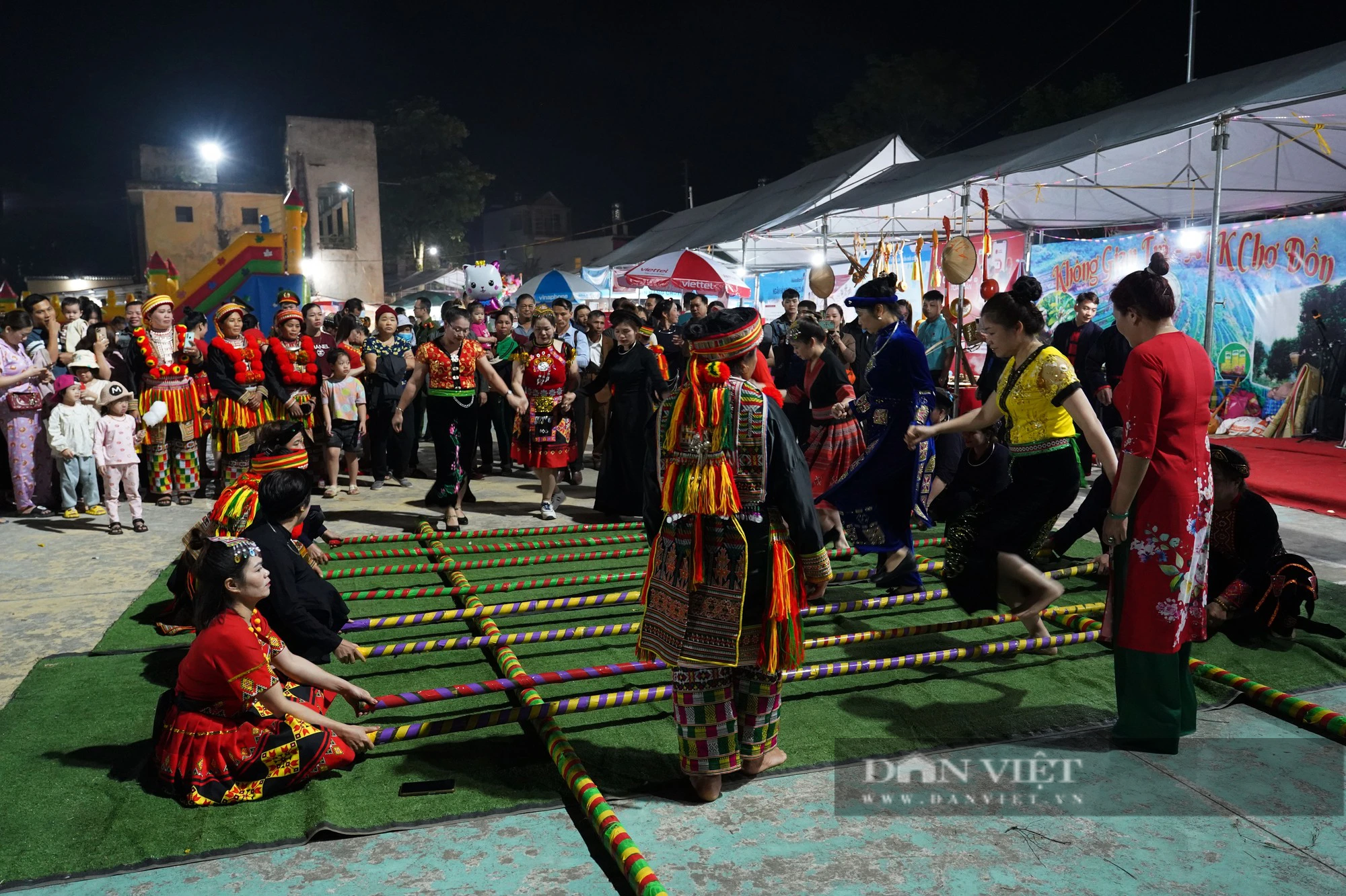 Bắc Kạn khai mạc Ngày hội Văn hóa gắn với chợ đêm quảng bá nông sản, du lịch - Ảnh 3.