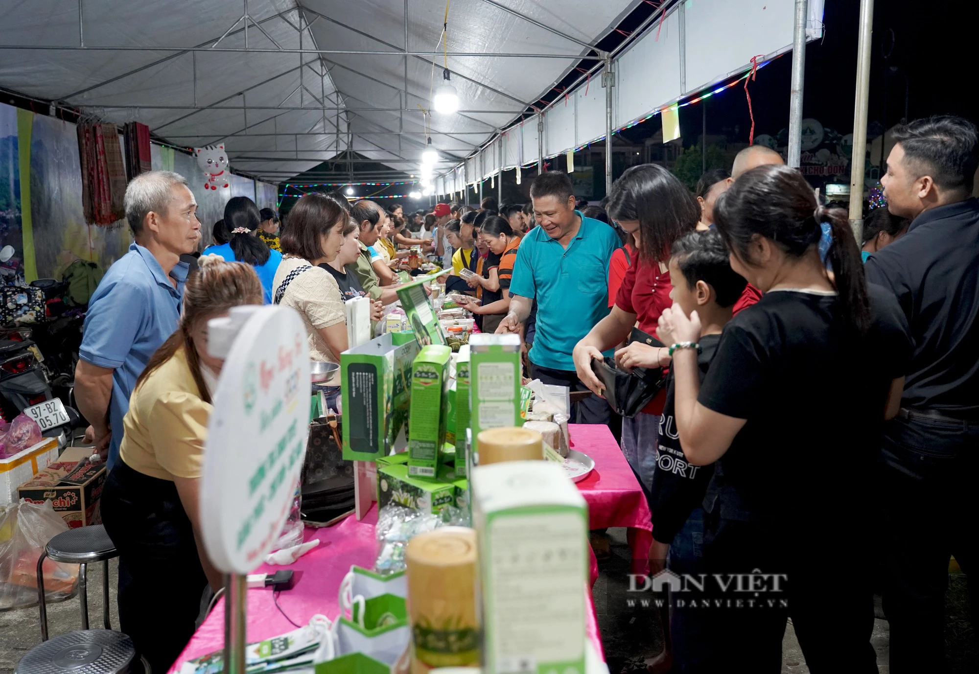 Bắc Kạn khai mạc Ngày hội Văn hóa gắn với chợ đêm quảng bá nông sản, du lịch - Ảnh 6.