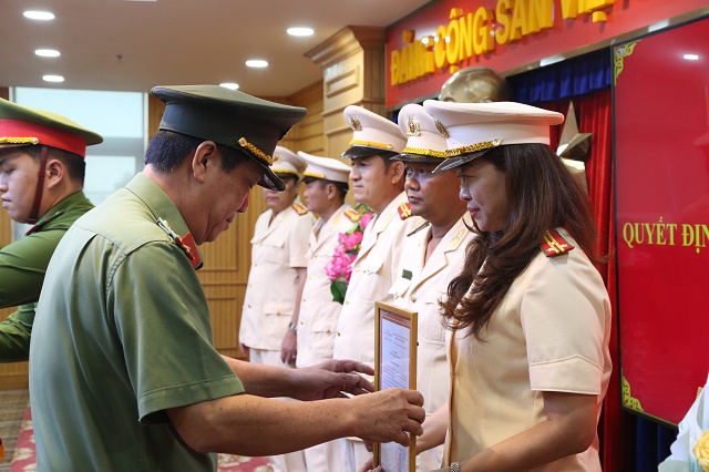 Hai nữ thượng tá công an tỉnh Bình Dương được điều động, bổ nhiệm chức vụ mới - Ảnh 2.