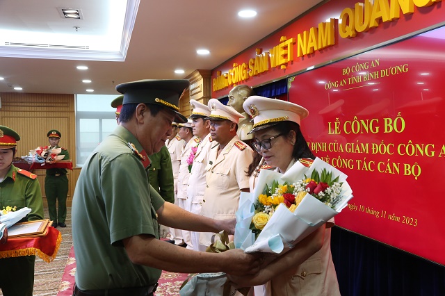 Hai nữ thượng tá công an tỉnh Bình Dương được điều động, bổ nhiệm chức vụ mới - Ảnh 1.