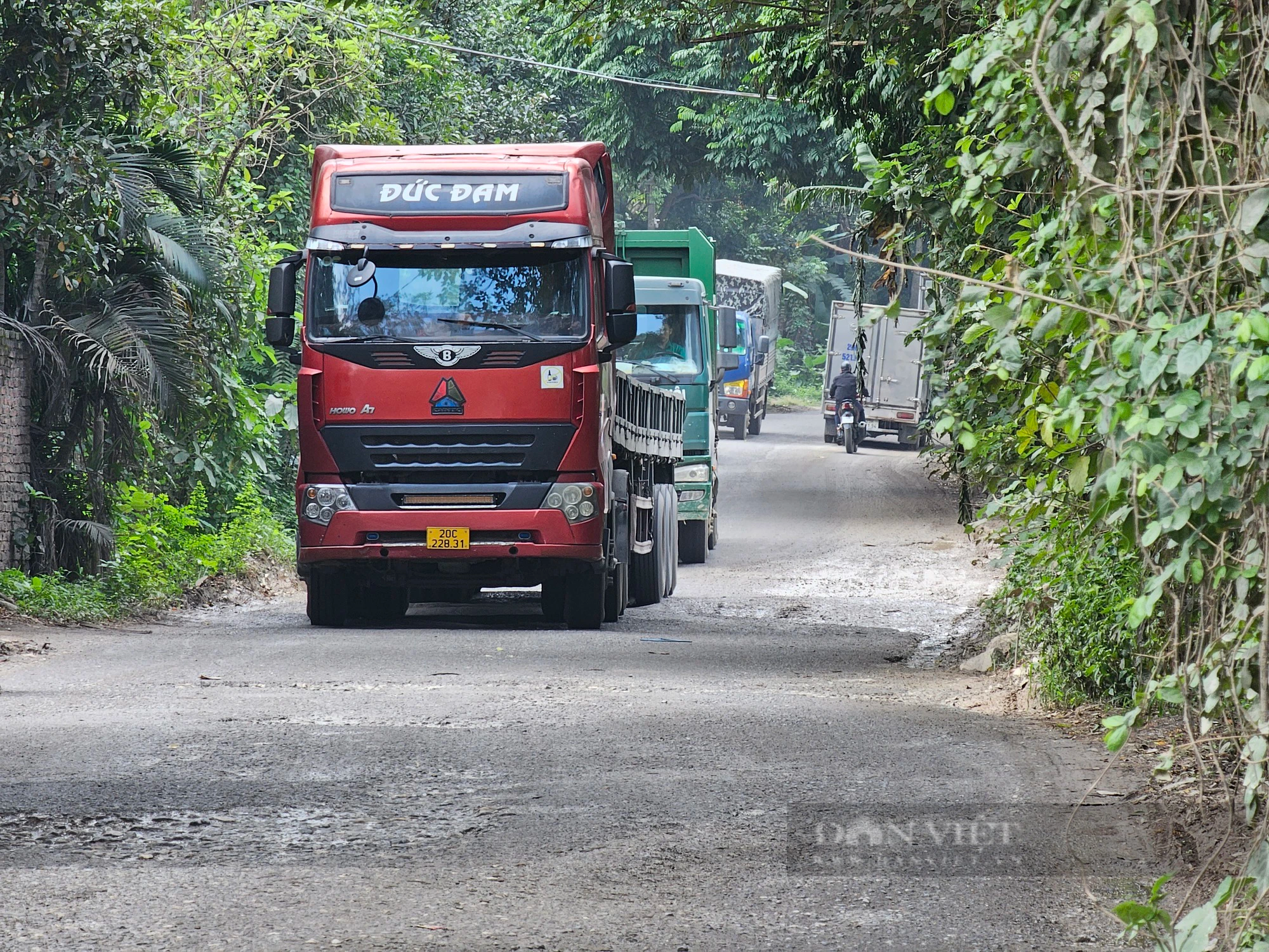 Tỉnh lộ 35 xuống cấp nghiêm trọng trên địa bàn huyện Sóc Sơn (Hà Nội) - Ảnh 5.