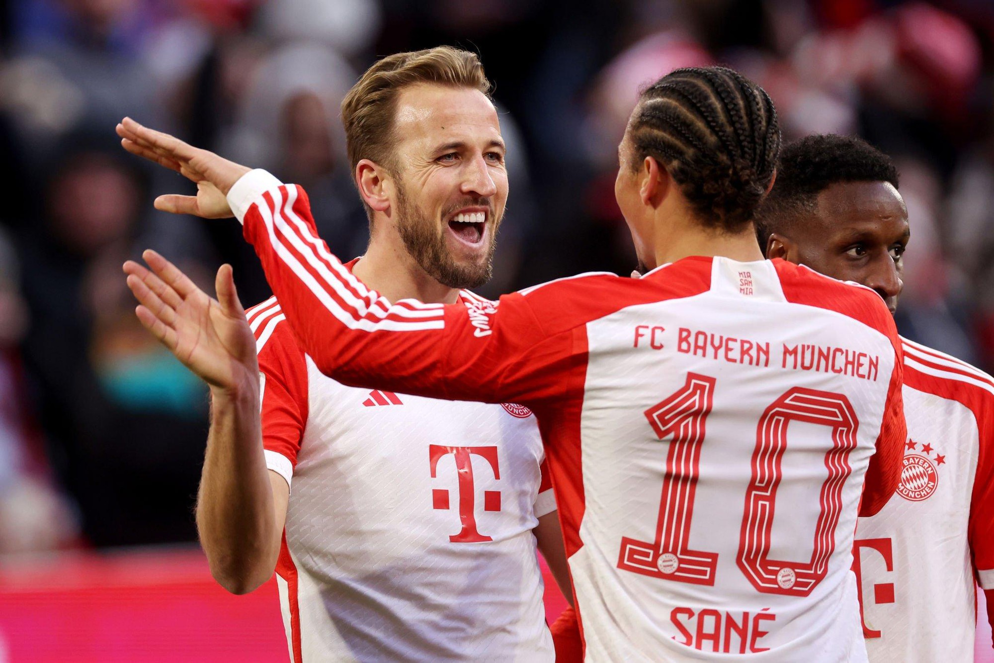 Lập cú đúp, Harry Kane tạo nên kỷ lục mới cùng Bayern Munich - Ảnh 1.
