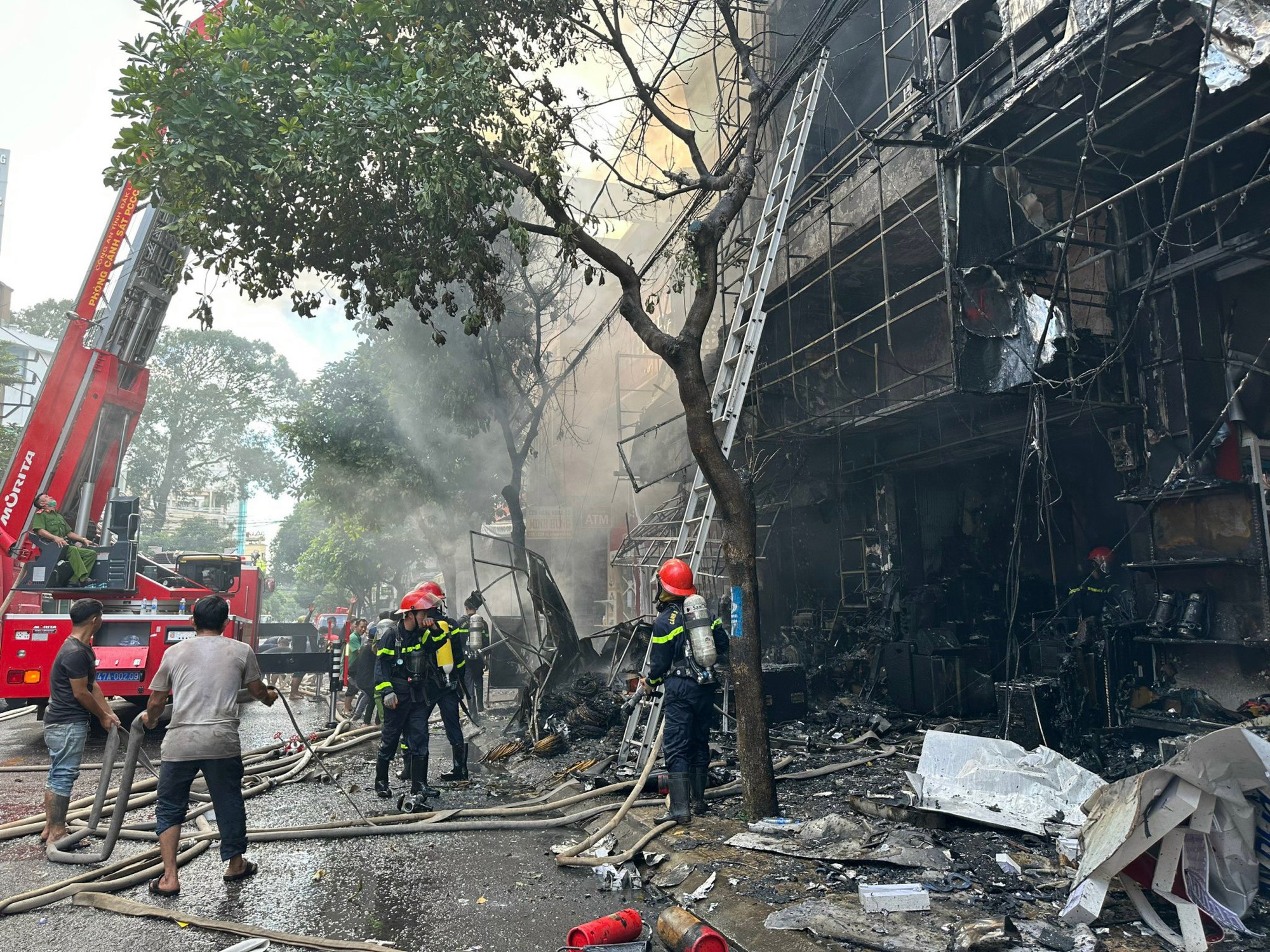 Đang cháy lớn tại trung tâm TP Buôn Ma Thuột - Ảnh 6.