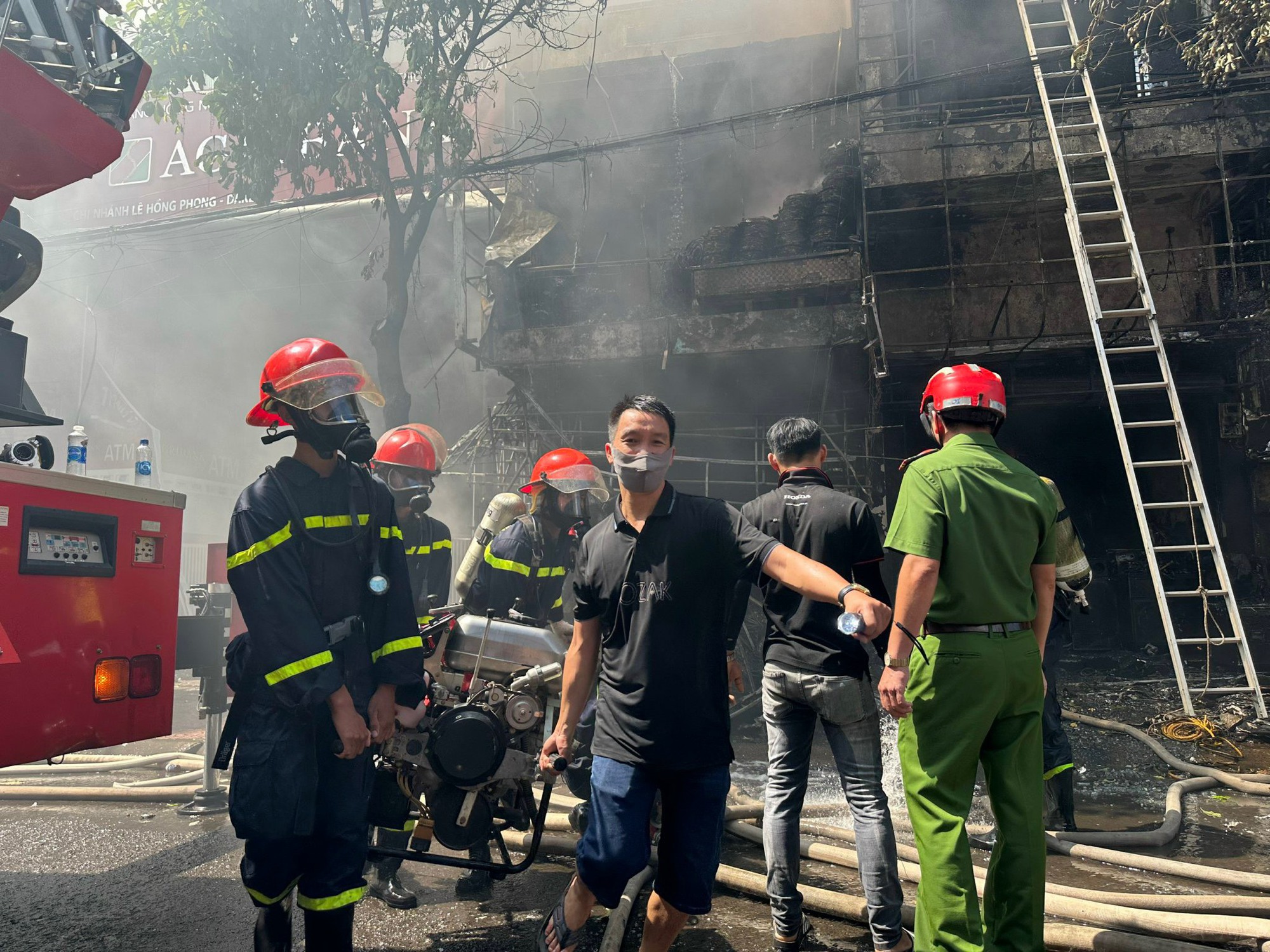 Đang cháy lớn tại trung tâm TP Buôn Ma Thuột - Ảnh 4.