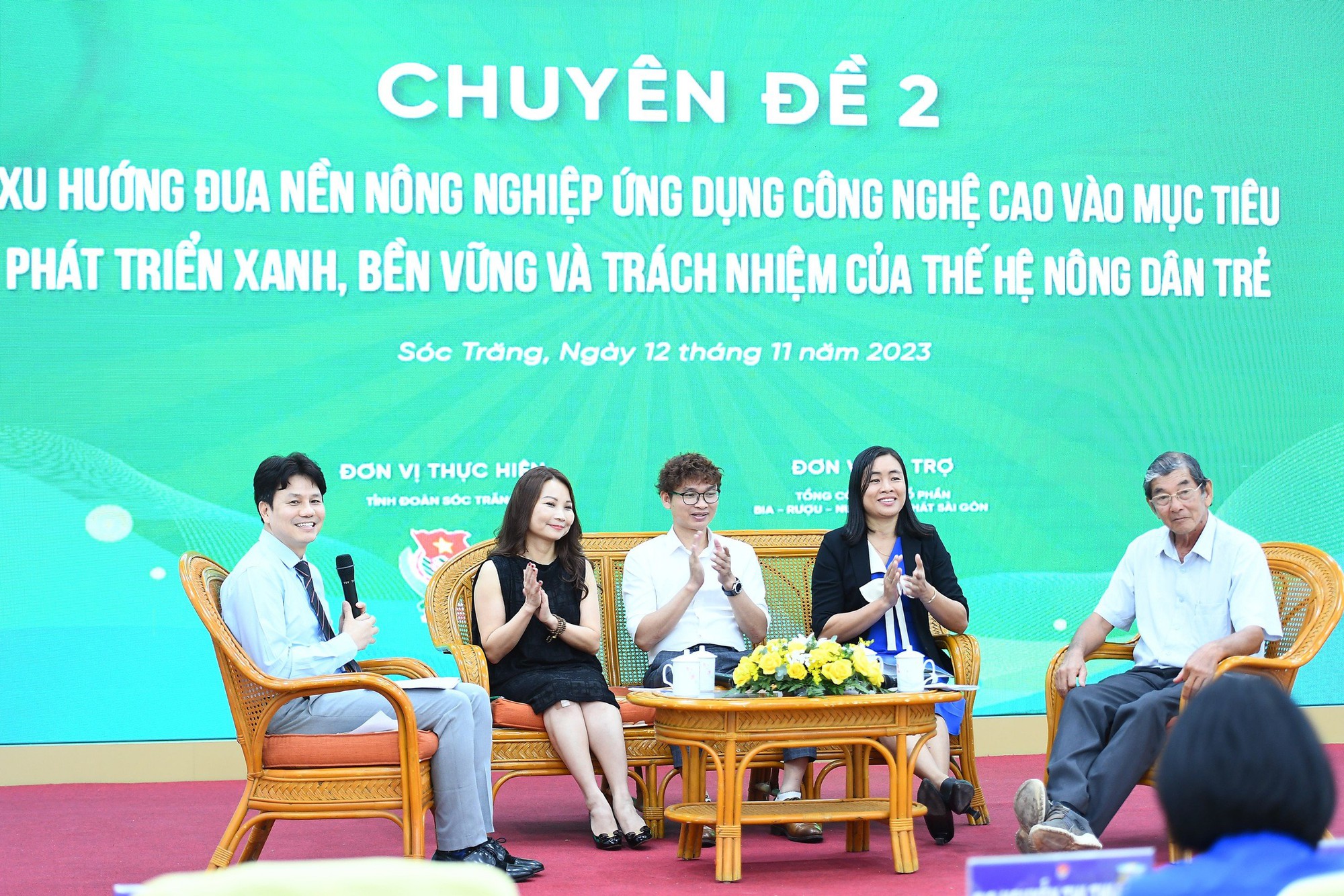 'Cha đẻ' gạo ngon nhất thế giới ST25 Hồ Quang Cua bàn chuyện ứng dụng nông nghiệp công nghệ cao với thanh niên - Ảnh 1.