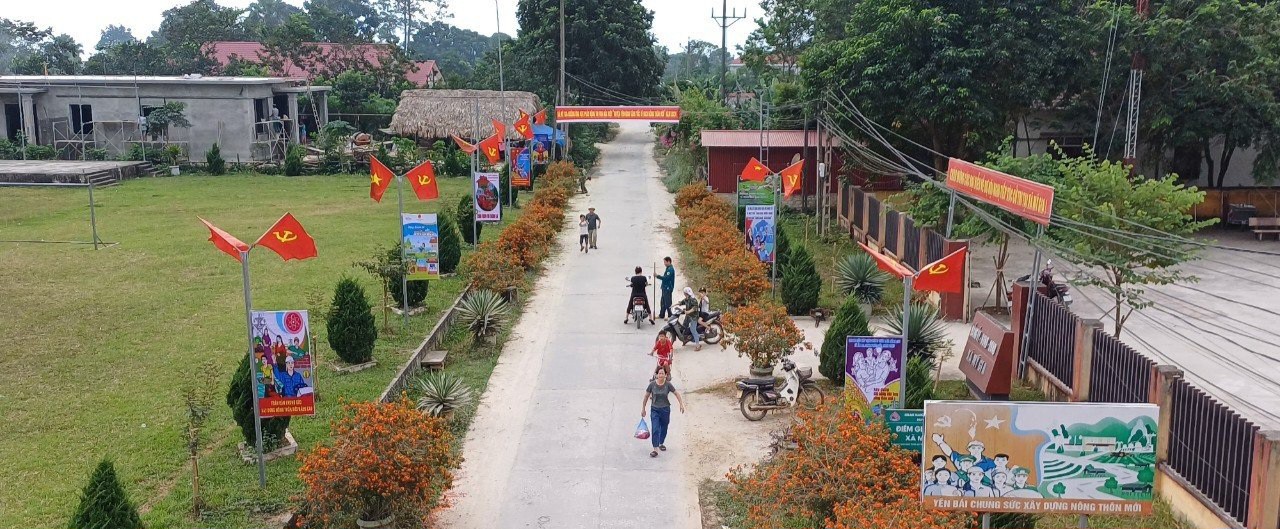 Một huyện ở Yên Bái sắp cán đích nông thôn mới, tỷ lệ hộ nghèo chỉ còn ở mức thấp - Ảnh 1.