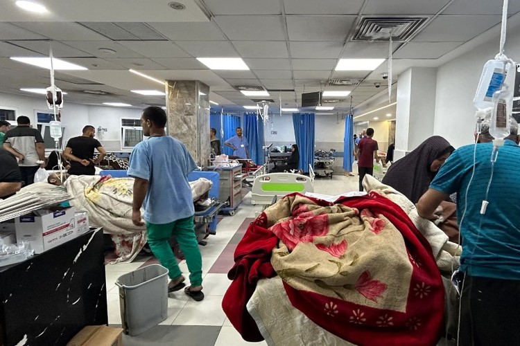 Hình ảnh hàng chục bệnh viện ở Dải Gaza bên bờ vực sụp đổ - Ảnh 4.
